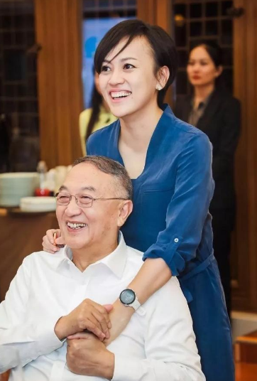 柳傳志年退休金千萬，女兒柳青坐擁幾十億，侄女也是大公司的高管