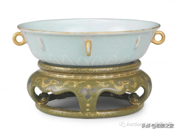 英國Cunliffe勳爵舊藏 明宣德掐絲琺琅石榴紋蓋盒 估價高達60萬英鎊 英國Cunliffe勳爵舊藏 明宣德掐絲琺琅石榴紋蓋盒 估價高達60萬英鎊