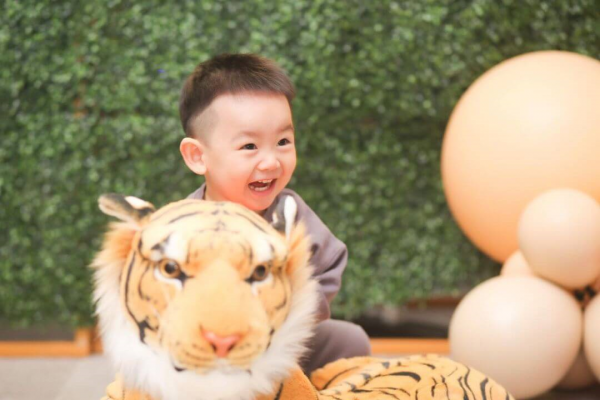 TVB七魔女罕聚首!45歲文頌嫻素顏似少女,7人僅剩46歲佘詩曼未嫁 TVB七魔女罕聚首!45歲文頌嫻素顏似少女,7人僅剩46歲佘詩曼未嫁