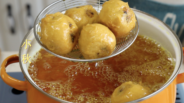 這應該是糯米最好吃的做法了,外酥裡糯,吃一次就忘不了 這應該是糯米最好吃的做法了,外酥裡糯,吃一次就忘不了