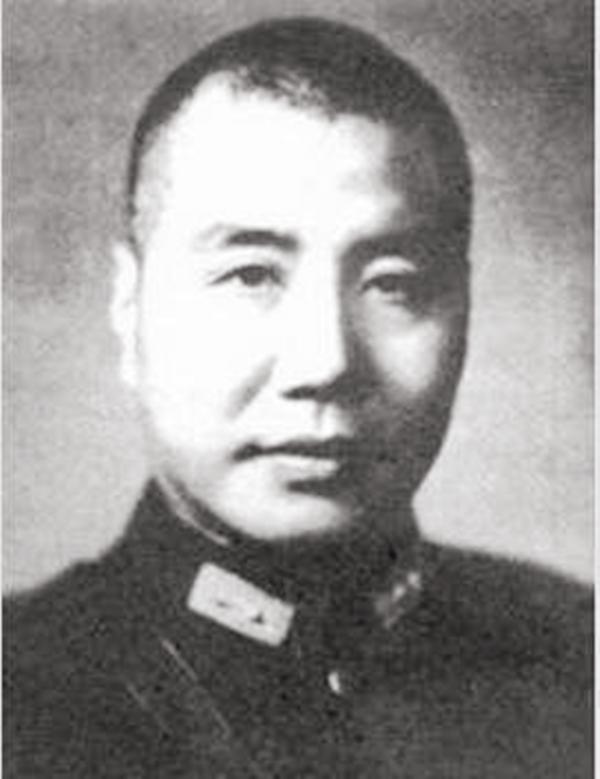 突圍前軍長突然失蹤,令5.6萬大軍全線崩潰,卻被我軍授中將軍銜 突圍前軍長突然失蹤,令5.6萬大軍全線崩潰,卻被我軍授中將軍銜