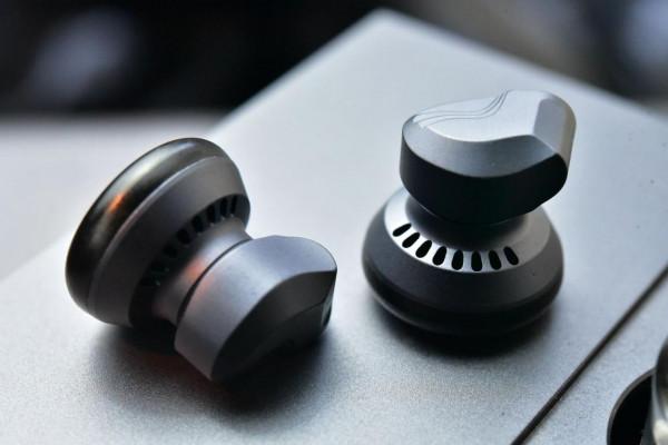 兼具老派平頭塞的韻味和新派平頭塞的素質，音可若瓦天牛試聽