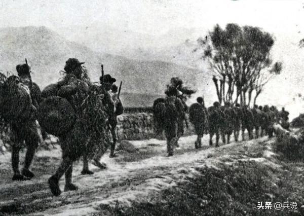 粟裕讓人抬棺材招搖過市,亂扔破衣爛帽,顧祝同果然上當 粟裕讓人抬棺材招搖過市,亂扔破衣爛帽,顧祝同果然上當