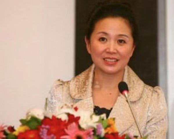 “非誠勿擾”黃菡：倒追嫁同學，恩愛30年無緋聞，女兒比她還漂亮