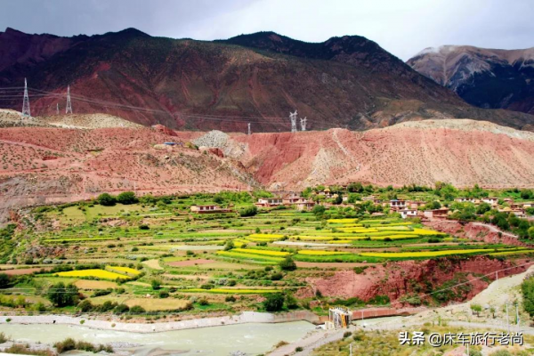 西藏新疆環遊第六站-雲霧中天路72拐好美，怒江大峽谷堵車真危險