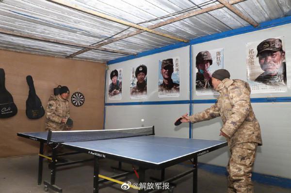 冬季來臨！看#駐守在雪域高原的子弟兵如何過冬#↓↓