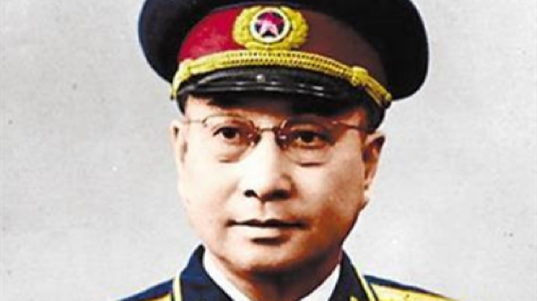 1933年陳賡被捕後,蔣介石詢問鄧先生:我應該如何處置陳賡? 1933年陳賡被捕後,蔣介石詢問鄧先生:我應該如何處置陳賡?