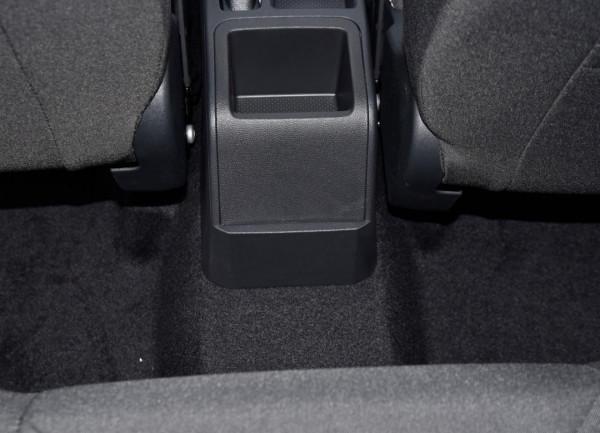 女白領們的最愛，省油耐用好停車，才9萬多的自動擋，帶你看polo