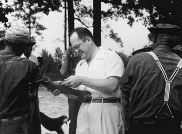 日增確診過百萬，美國人民為什麼還在反疫苗？都是有歷史原因的