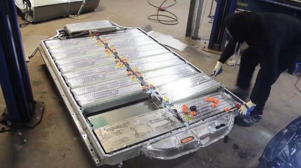 泡水Model 3只賣7.5萬?特斯拉也是絕了,一招就讓它賣不出去 泡水Model 3只賣7.5萬?特斯拉也是絕了,一招就讓它賣不出去