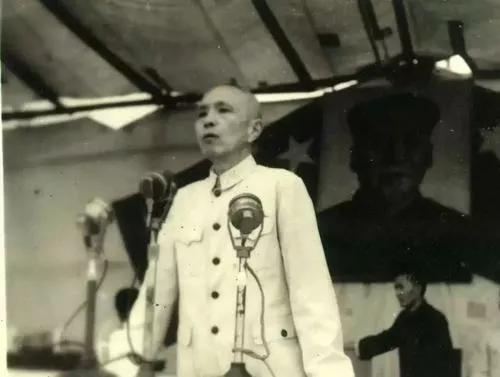 1977年,是誰向鄧小平第一個提出恢復高考的?他以後的命運如何? 1977年,是誰向鄧小平第一個提出恢復高考的?他以後的命運如何?