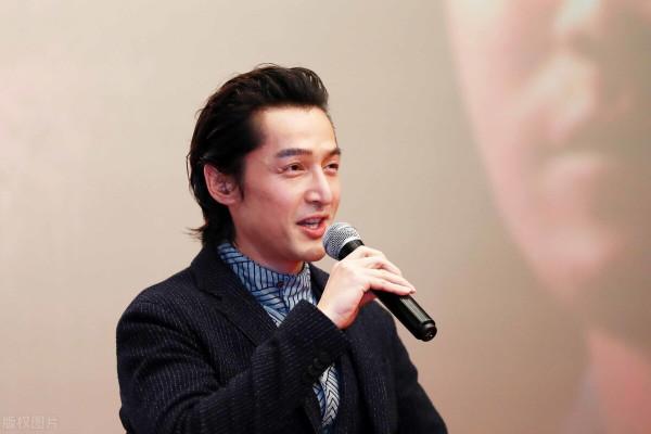 才貌品俱佳的胡歌唯一承認的女友，已經陪伴我們走過了22年