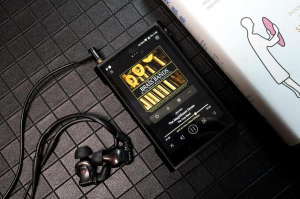 情人節禮物怎麼選？這些數碼禮品適合送給他