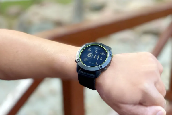 Garmin Enduro手錶:超長續航,通勤+運動至少1個月都不需充電 Garmin Enduro手錶:超長續航,通勤+運動至少1個月都不需充電