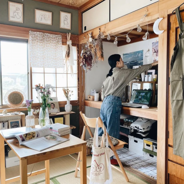 一人一狗蝸居19㎡小屋,引來3萬人圍觀!高收入小姐姐的歲月靜好 一人一狗蝸居19㎡小屋,引來3萬人圍觀!高收入小姐姐的歲月靜好