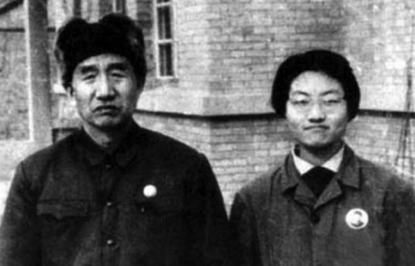 兒子首次領女朋友回家,徐向前親自下廚:滿眼綠油油,肉絲找不到 兒子首次領女朋友回家,徐向前親自下廚:滿眼綠油油,肉絲找不到