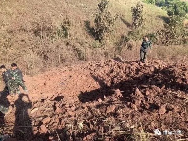 緬甸軍方出動戰機激戰，無視泰軍警告，7枚炮彈越境