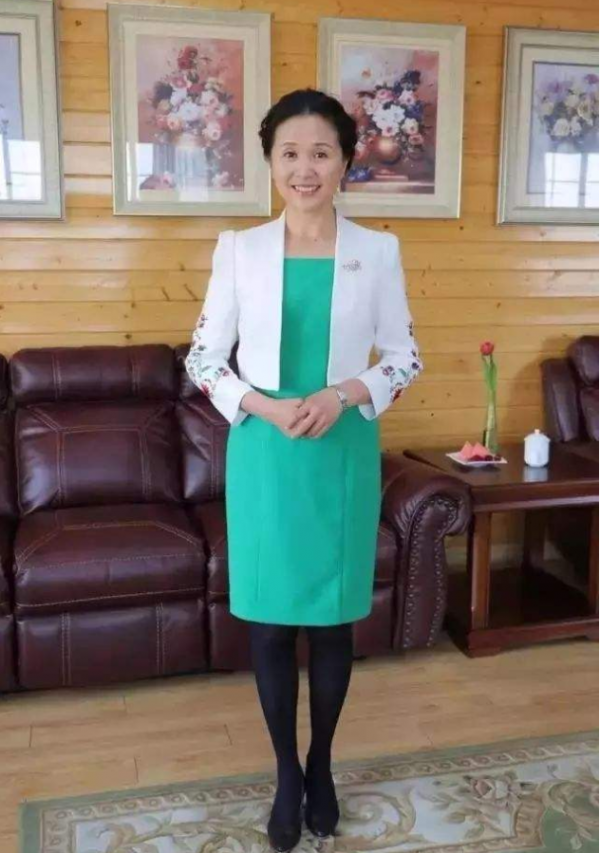 “非誠勿擾”黃菡：倒追嫁同學，恩愛30年無緋聞，女兒比她還漂亮