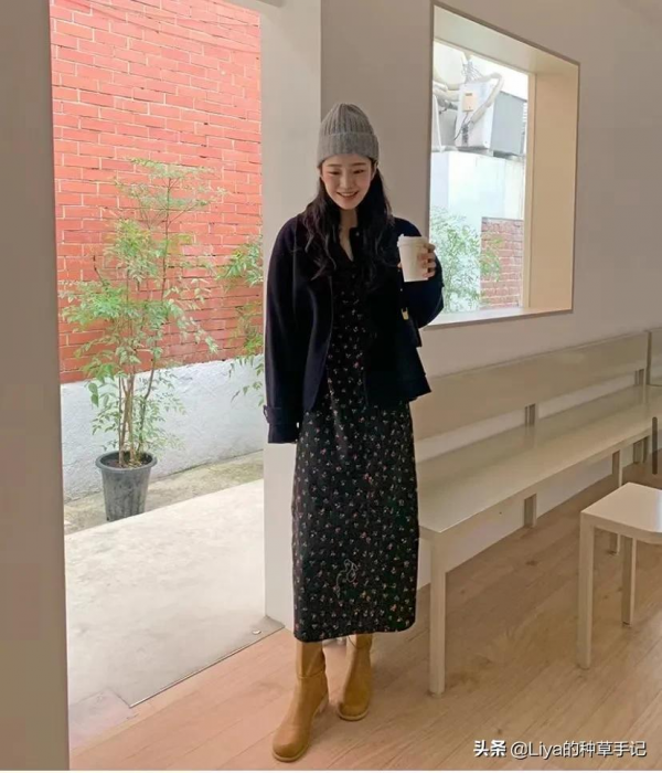 “厚外套 + 裙子”= 今冬王炸組合，太美了