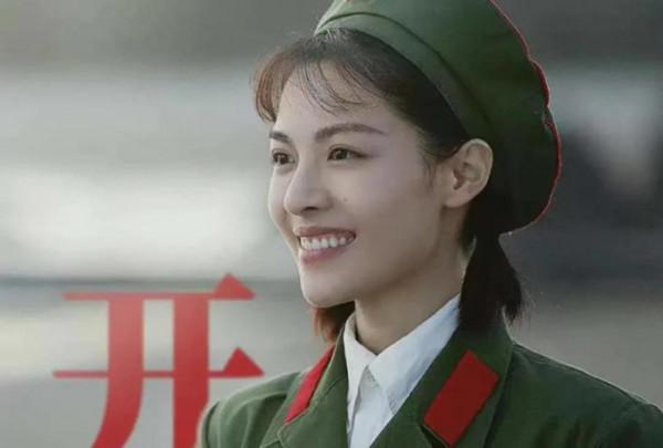 王牌部隊：獨立團“團長”和政委重聚，劇中的軍人都是什麼級別？