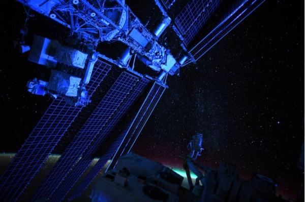 “數以百萬計的星星”：宇航員在國際空間站上分享閃亮的太空景觀