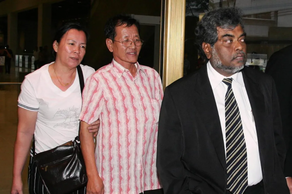 2004年，8歲女童黃娜在新加坡鬧市失蹤，屍體被兇手裝入水果箱