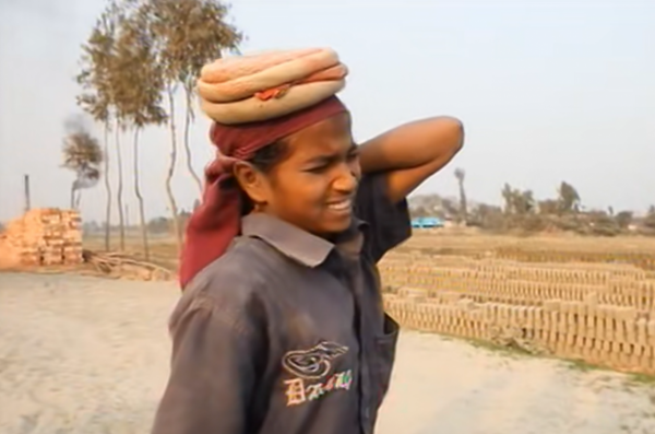 童工成災的孟加拉,孩子會走路就要幹活,沒有夢想只為生存 童工成災的孟加拉,孩子會走路就要幹活,沒有夢想只為生存