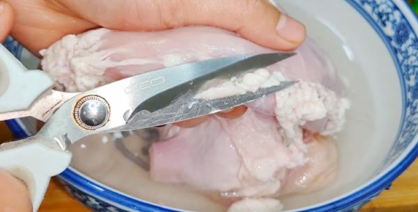 清洗豬肚,切記不要加鹽和麵粉洗!教你一招,乾淨衛生無異味 清洗豬肚,切記不要加鹽和麵粉洗!教你一招,乾淨衛生無異味