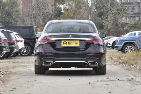 賓士E級PHEV，插電式混合動力，搭載2.0T+9AT，造型年輕時尚