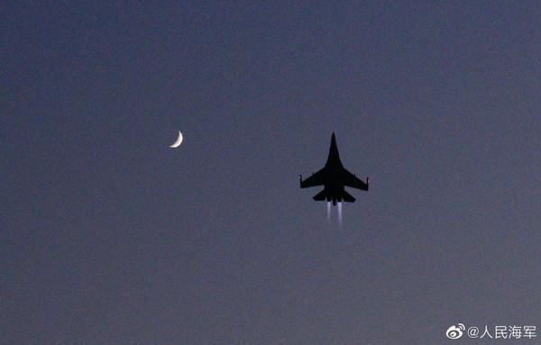 桌布上新啦！海空雄鷹多機型訓練直刺蒼穹