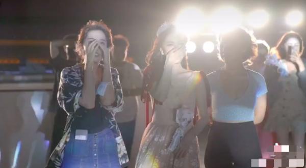 百萬粉網紅求婚現場太奢華,鑽戒是baby同款,女方曾獲王思聰追求 百萬粉網紅求婚現場太奢華,鑽戒是baby同款,女方曾獲王思聰追求