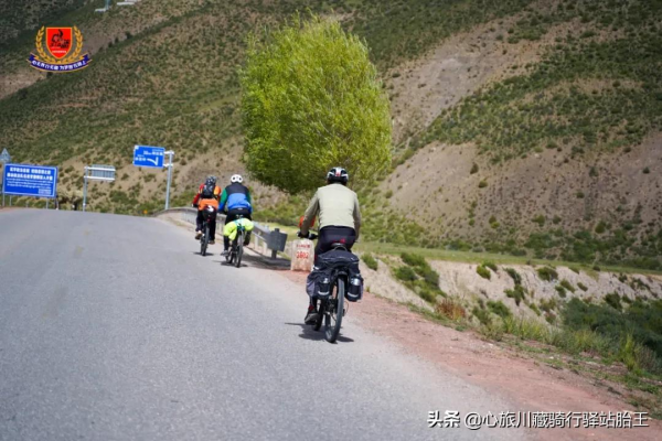 騎行川藏線也有平平無奇的風景，抵達“72拐”腳下--邦達鎮