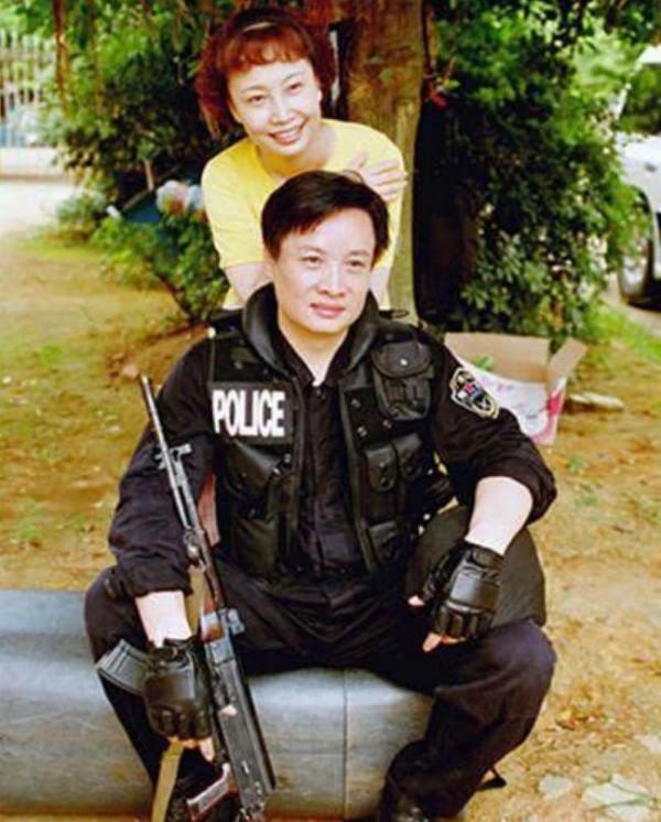 “小白楊”閻維文:25歲娶初戀,陪妻子抗癌15年,相濡以沫39年 “小白楊”閻維文:25歲娶初戀,陪妻子抗癌15年,相濡以沫39年