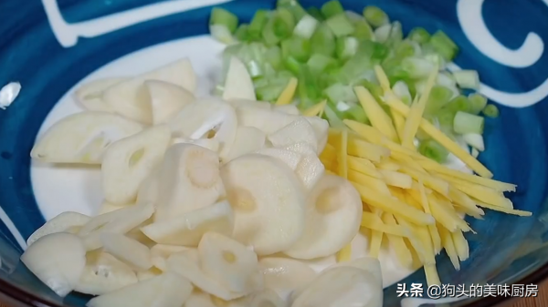 家人都愛吃的一道菜，成本不到5塊錢，味道鮮美，真的太香了