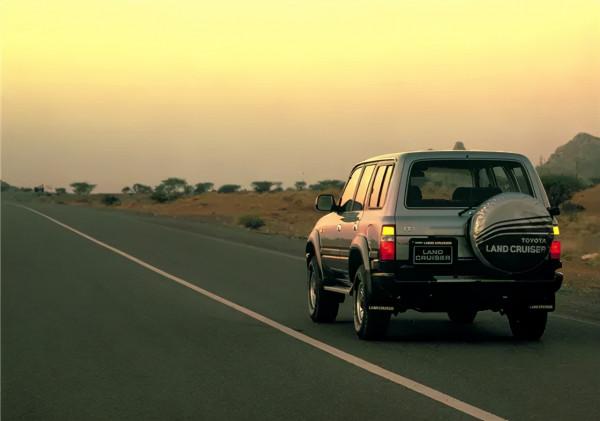 車300:27年前的“老古董”陸巡竟還能賣87.6萬!不愧是理財神器 車300:27年前的“老古董”陸巡竟還能賣87.6萬!不愧是理財神器