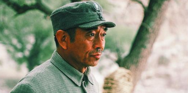 同樣演彭德懷，《長津湖》裡的周小斌與這6位演員相比，差別在哪