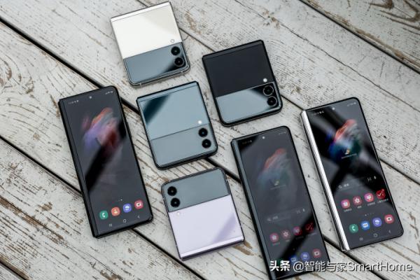 三星新一代Galaxy Z系列摺疊屏手機如何?媒體品鑑會上我們用了用 三星新一代Galaxy Z系列摺疊屏手機如何?媒體品鑑會上我們用了用
