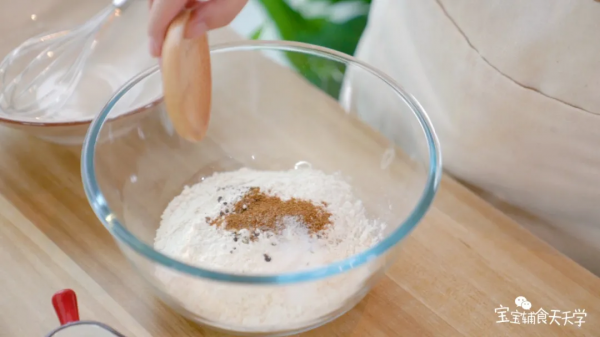 全程免揉麵,超簡單!外酥裡軟,還富含膳食纖維,有效預防便秘 全程免揉麵,超簡單!外酥裡軟,還富含膳食纖維,有效預防便秘