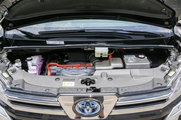 不加價的豐田“保姆車”，後排配航空座椅，油耗7.1L，實拍威爾法