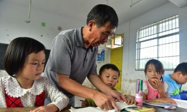 點贊！這位為原民辦教師辦實事、辦好事的人，辛苦了