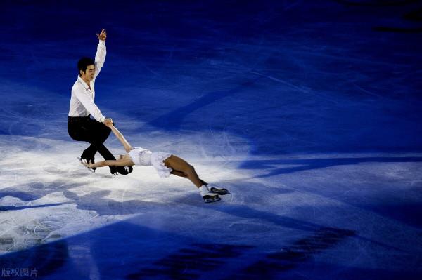 你知道你滑冰的冰場是多少度麼？運動員穿那麼少真的不冷麼