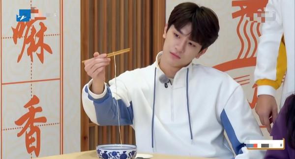 離開姚譯添又怎樣？新《跑男》照樣笑傲霸屏榜首：哪有啥不可替代