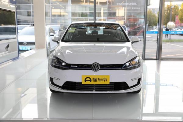 測評高爾夫·純電，外觀簡單大方，駕駛起來輕盈便捷