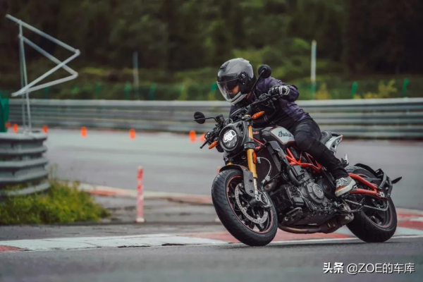 Indian &vert; 起步就能全輸出？印第安FTR R CARBON測評