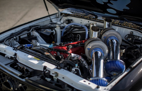 赤裸裸的力量感：2000匹馬力日產途樂