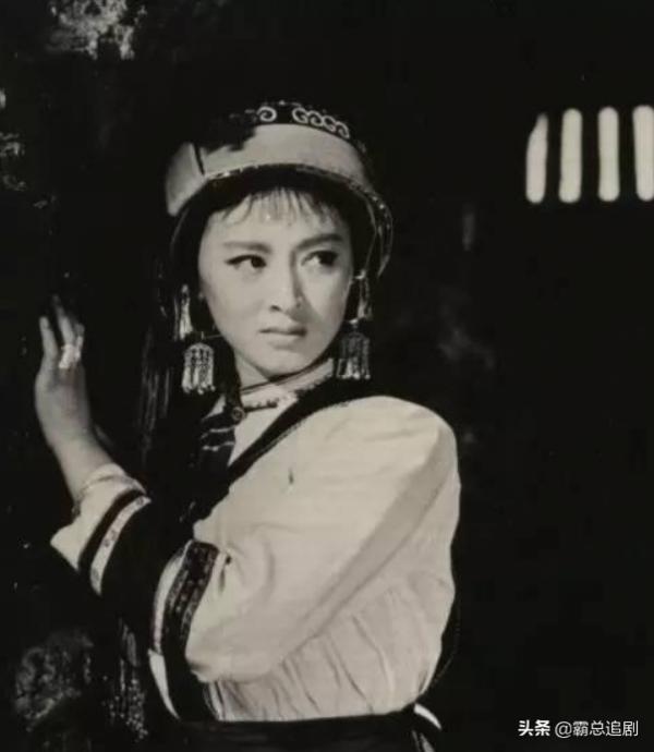 “阿詩瑪”楊麗坤：從“第一美人”到“精神失常”，是誰害了她？