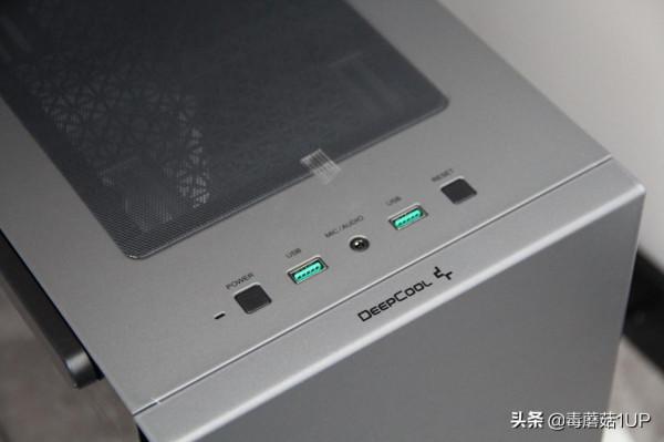 裝臺電腦，玩二十年前的網遊……用核顯就行，五開絲滑