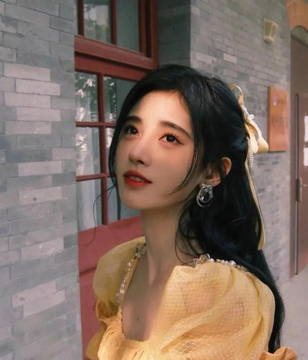 黃色系的鞠婧禕 黃色系的鞠婧禕