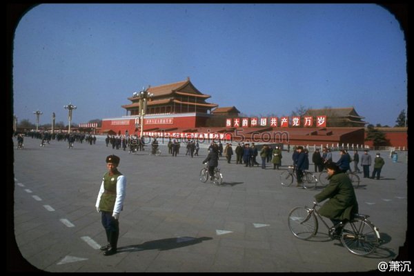 老照片：1900年到2000年的北京天安門，看得出有啥變化嗎？
