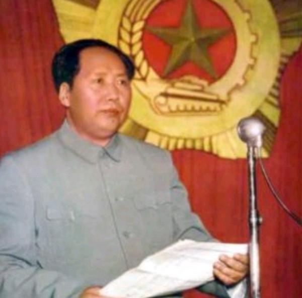 雖然有抗美援朝的影響，新中國初期的經濟仍獲得大發展，原因何在